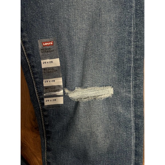 NEW Levi’s Wedgie Straight Leg Light Wash Blue Denim Distressed Jeans - Picture 3 of 6